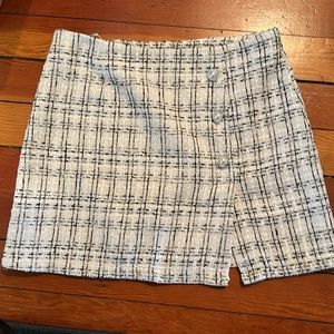White with black stitching tweed miniskirt, brand new, never worn